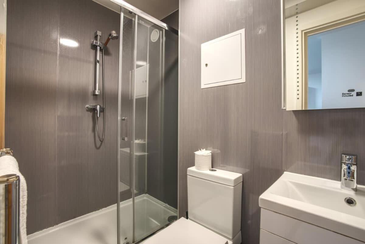 2Br City Centre Apt, Self Check In, Wifi, By Derbnb Sheffield Exteriör bild