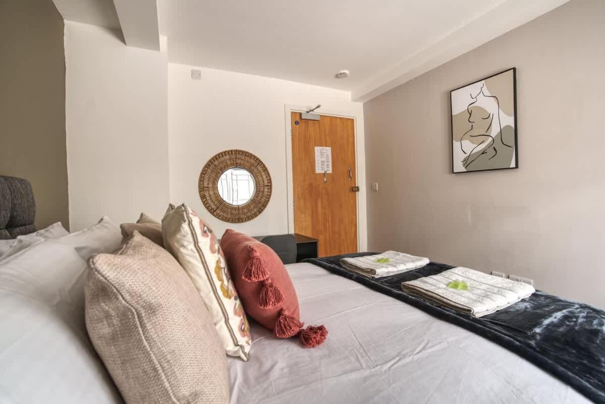 2Br City Centre Apt, Self Check In, Wifi, By Derbnb Sheffield Exteriör bild