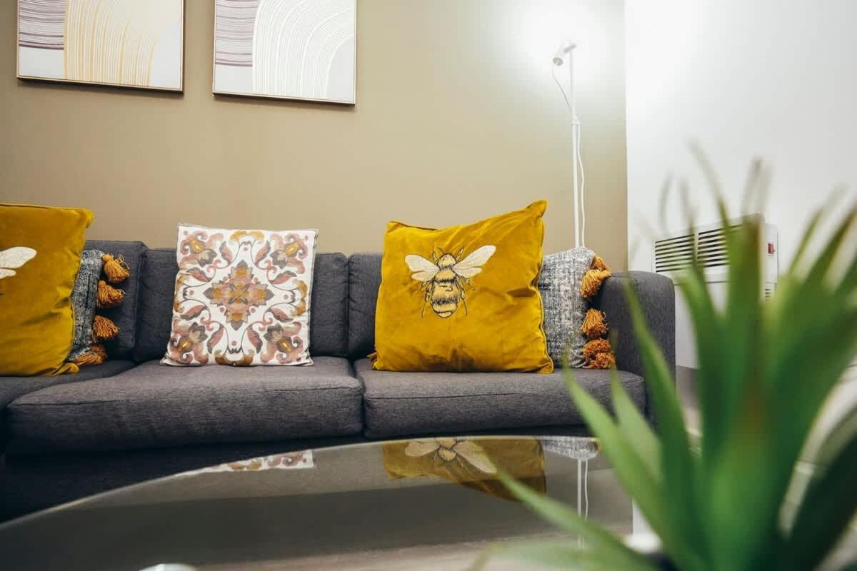 2Br City Centre Apt, Self Check In, Wifi, By Derbnb Sheffield Exteriör bild