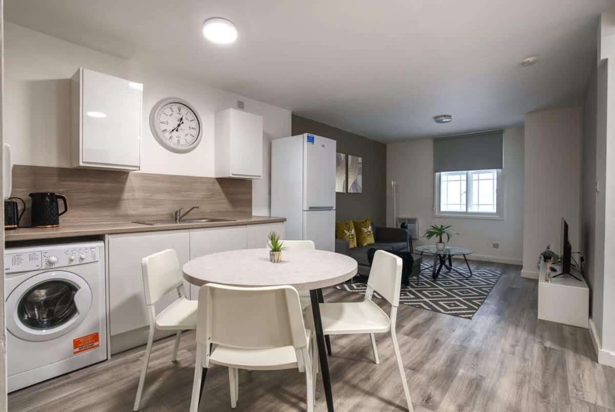 2Br City Centre Apt, Self Check In, Wifi, By Derbnb Sheffield Exteriör bild